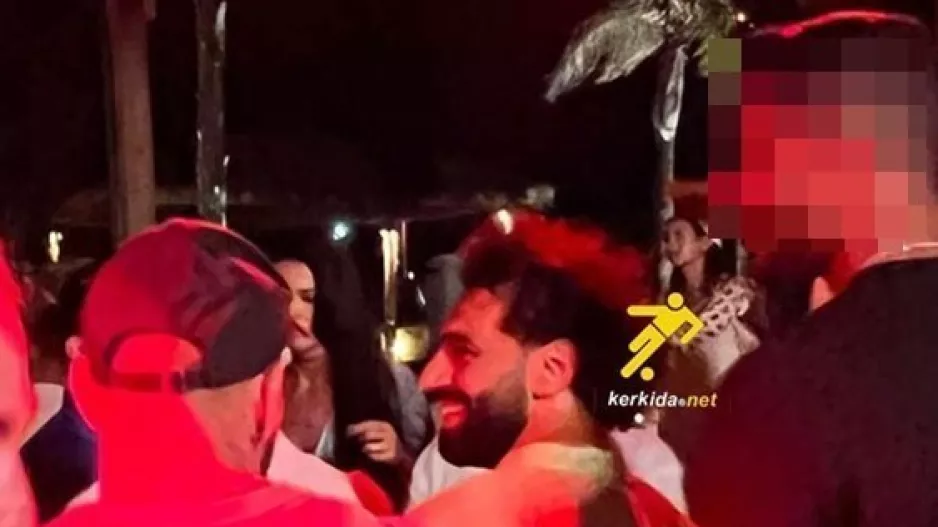 Στο Alemagou beach bar ο Μο Σαλάχ! (φώτος kerkida.net)