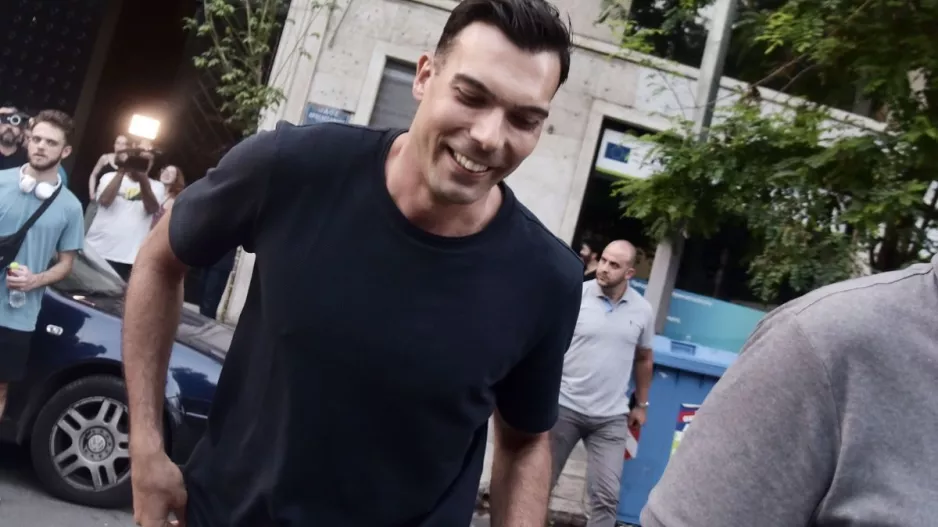 Γιατί ο Σλούκας δεν είπε ακόμα το "ναι" στους Αγγελόπουλους