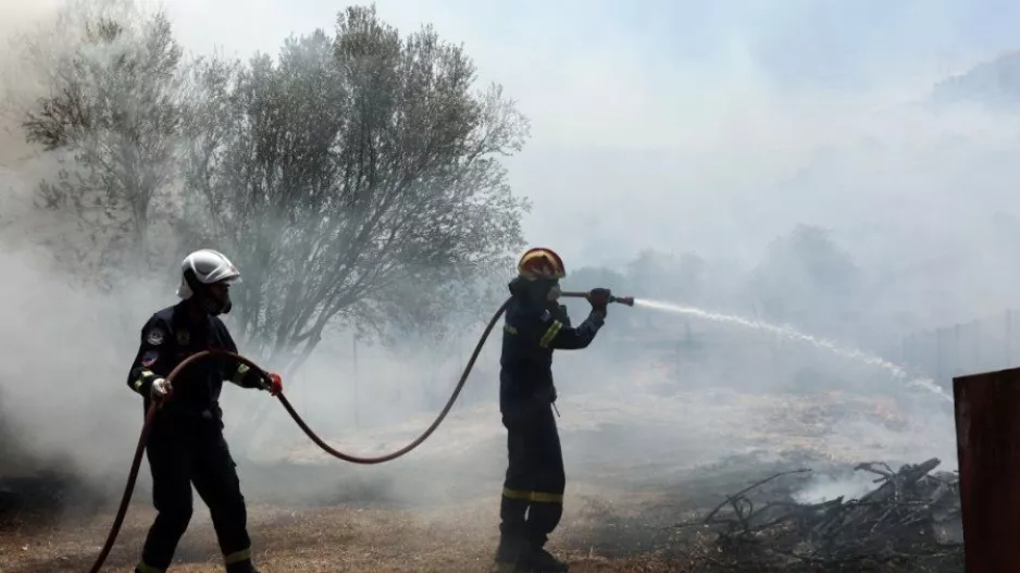 Προσήχθη ένας ύποπτος για την φωτιά στον Κουβαρά