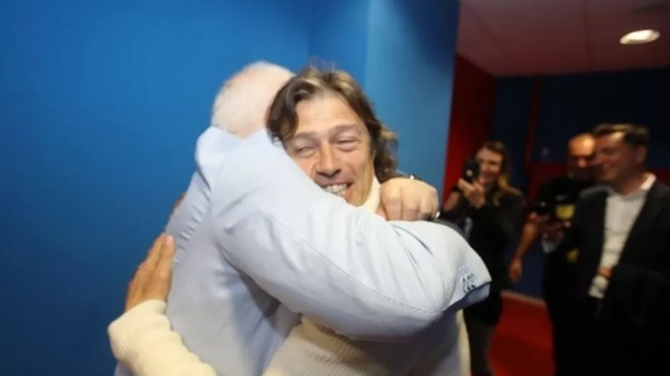 Η αγκαλιά του Μελισσανίδη στον Αλμέιδα!