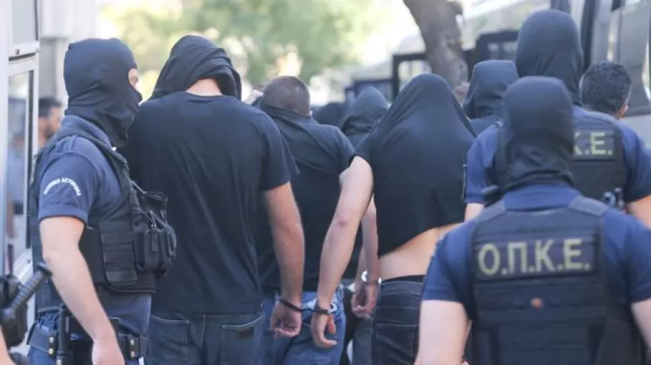 "Πρέπει να πάρουμε αποφάσεις με πολιτικό κόστος"