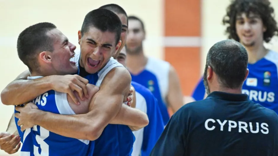 Στον τελικό η Εθνική μας των Εφήβων! 