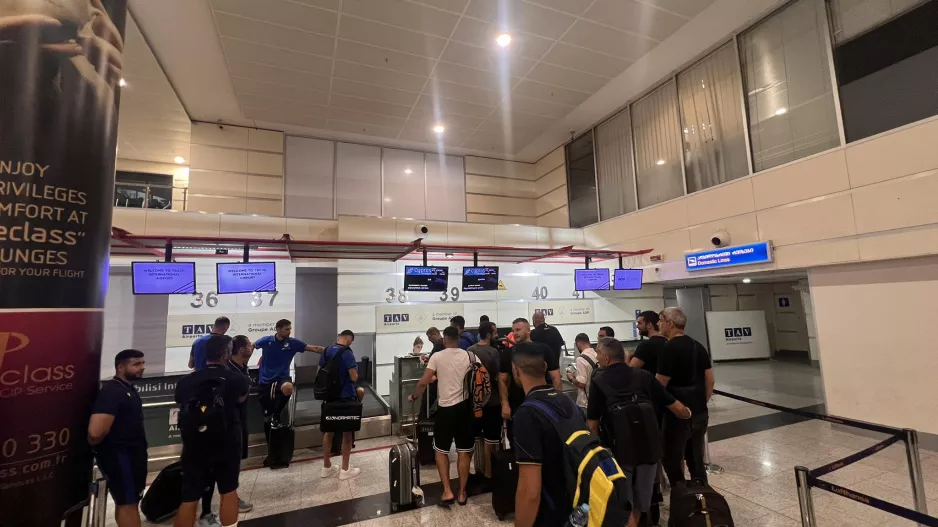 ΑΠΟΕΛ: Διπλό και... αναχώρηση! 