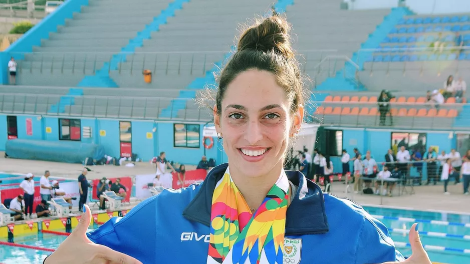Χάλκινη η Κάλια Αντωνίου!
