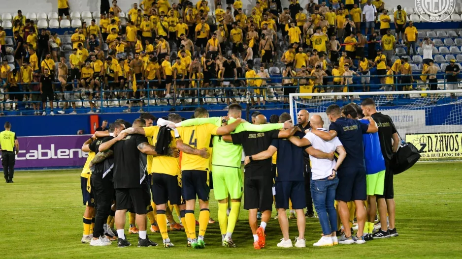 Κύκλος... με φόντο την Θύρα 3