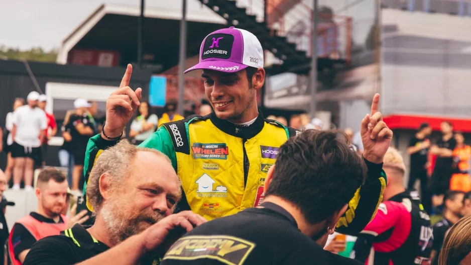 Ο Τζιωρτζής παραμένει πρωτοπόρος στο EURO NASCAR δύο αγώνες πριν το τέλος