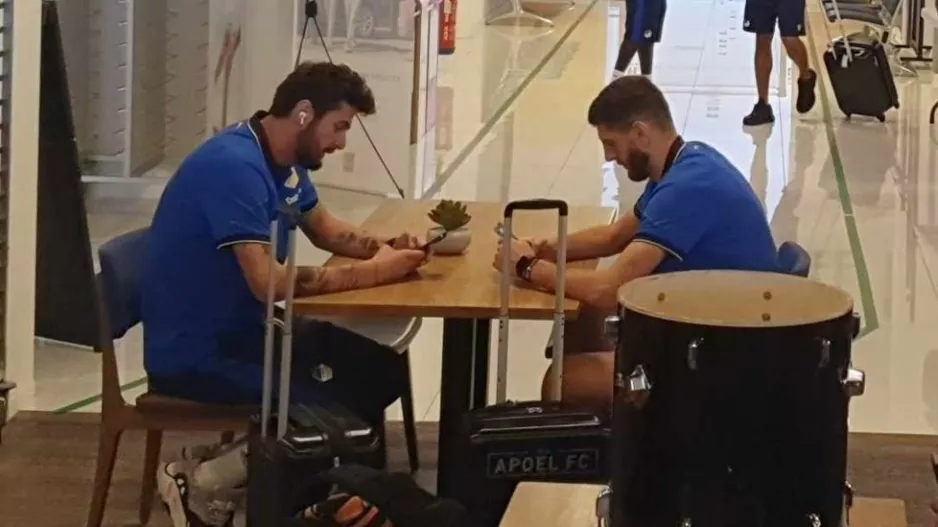 Στο κινητό οι Γεωργιανοί...