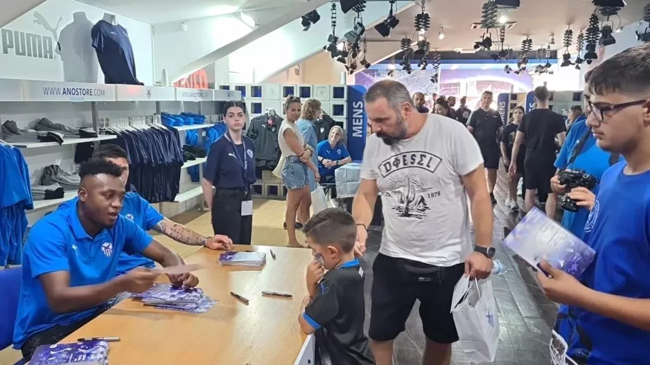 (ΦΩΤΟΣ Kerkida.net) Εκδήλωση στο Anostore- Ανορθωσιάτες μαζί με παίκτες