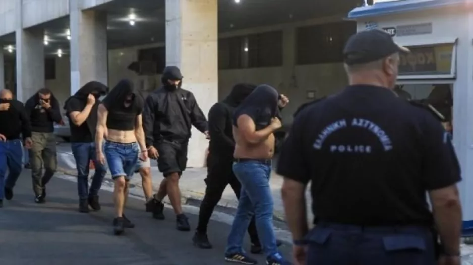 Ποινική δίωξη για 4 κακουργήματα και 7 πλημμελήματα σε βάρος των 104 συλληφθέντων 
