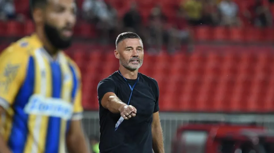 Μπατάκ: "Έπρεπε να πάρουμε ευκαιρίες στο πρώτο ημίχρονο-μέτρησε η εμπειρία του ΑΠΟΕΛ" 
