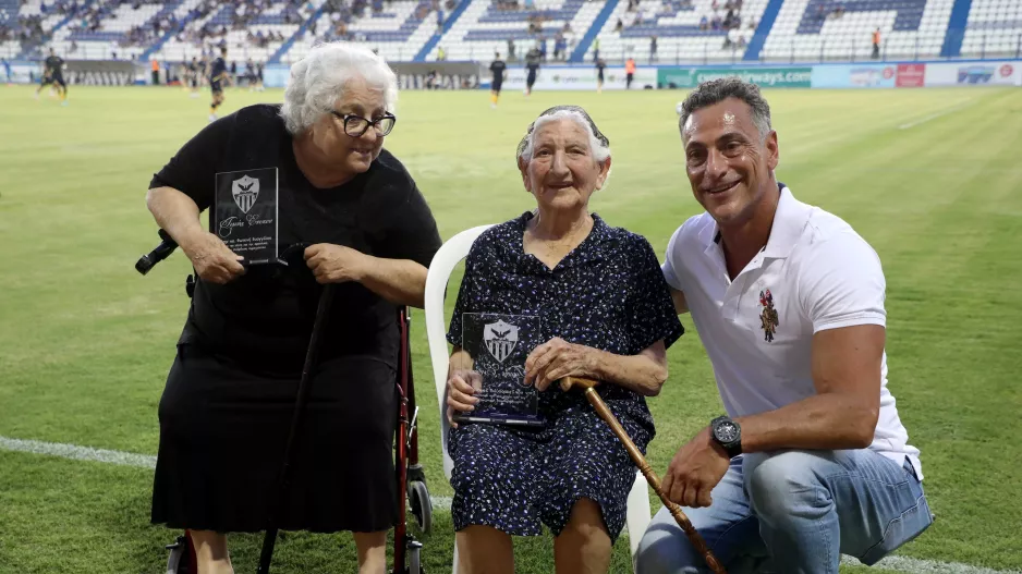 Βράβευσε τις γιαγιάδες η Ανόρθωση