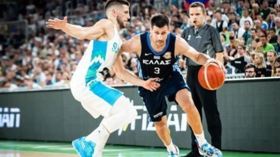 Λούντζης: «Δεν πρέπει να παίρνουν τα μυαλά μας αέρα»