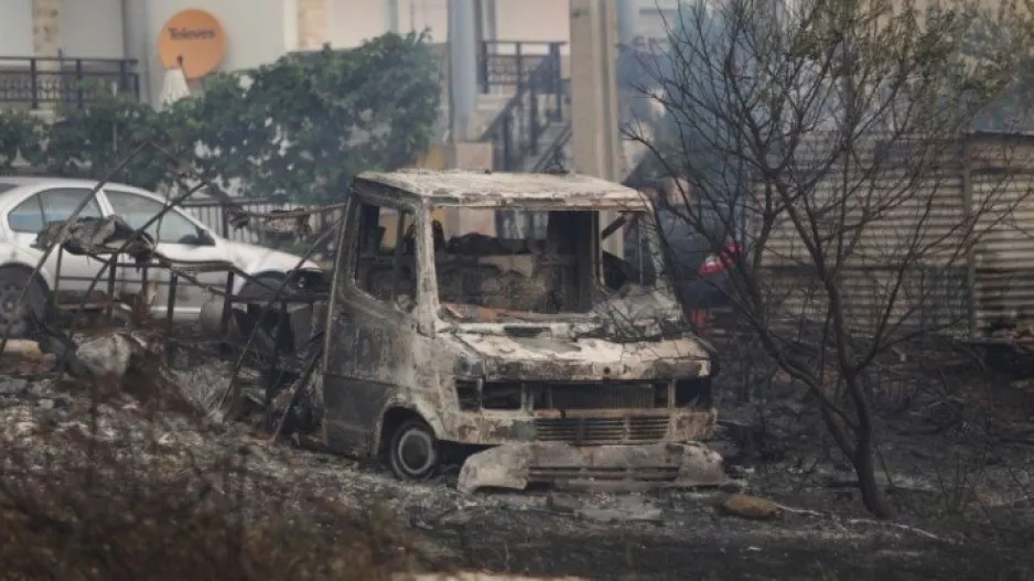 Ακόμα οκτώ απανθρακωμένοι άνθρωποι εντοπίστηκαν στο δάσος της Δαδιάς: Τουλάχιστον 26 οι σοροί!