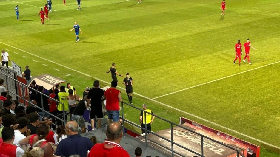 Πέναλτι μέσω on-field review / Το έπιασε ο Λέουβενμπεργκ