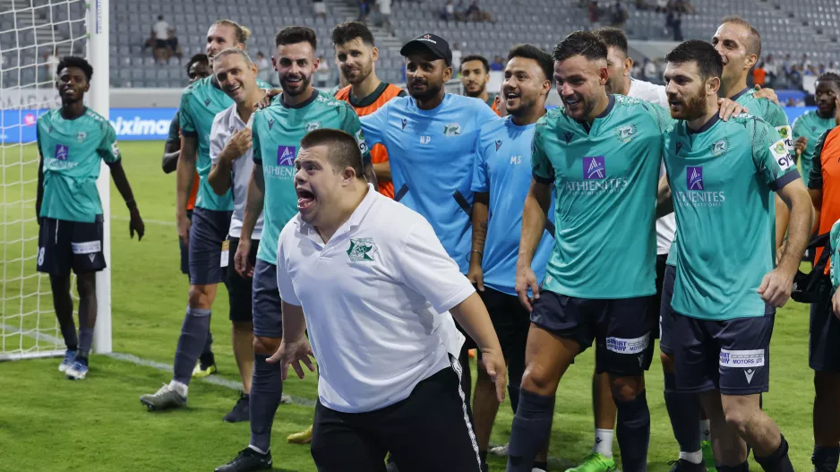 "Πάρτι" Οθέλλου, στο επίκεντρο ο πιστός οπαδός του, Νικόλας! (φώτος)