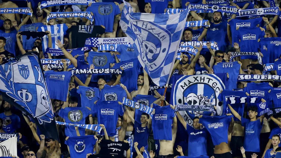 Παράσταση και ΚΑΥΤΗ... έδρα!