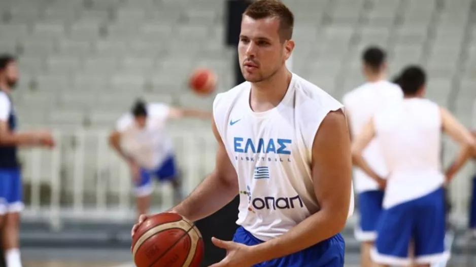 Αγραβάνης για Ιτούδη: «Σταμάτα τα ψέματα, πες για τις βρισιές σου στα σέρβικα»