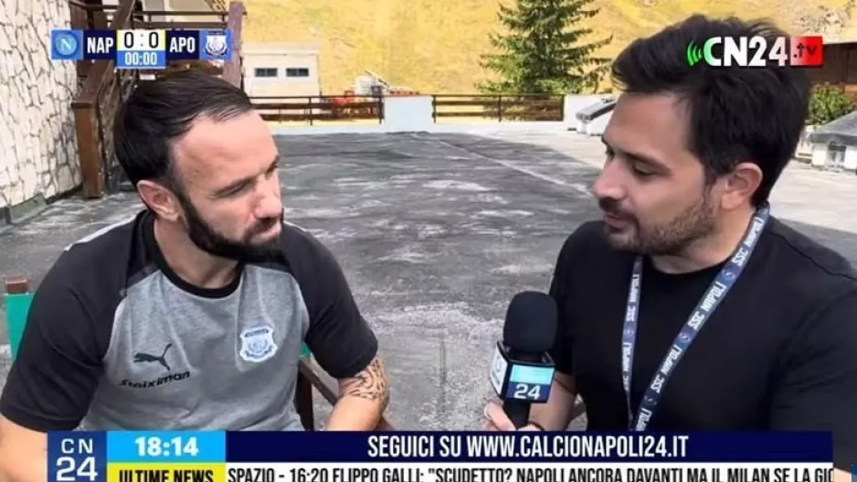 Ο Βαλμπουενά "παίζει" στα οπαδικά της Νάπολι (φώτος)