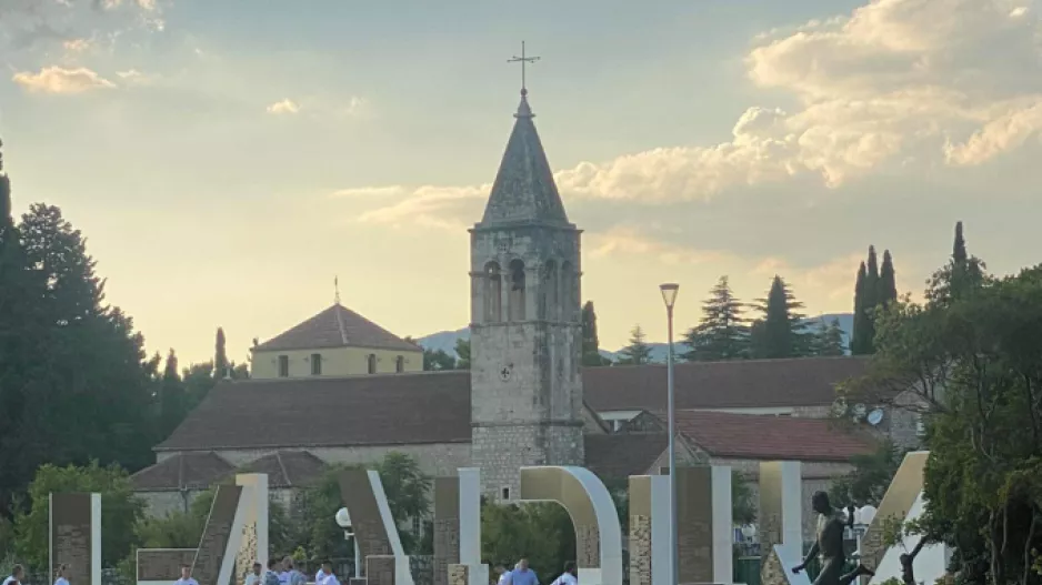 Δρακόντεια μέτρα στο Πόλιουντ!