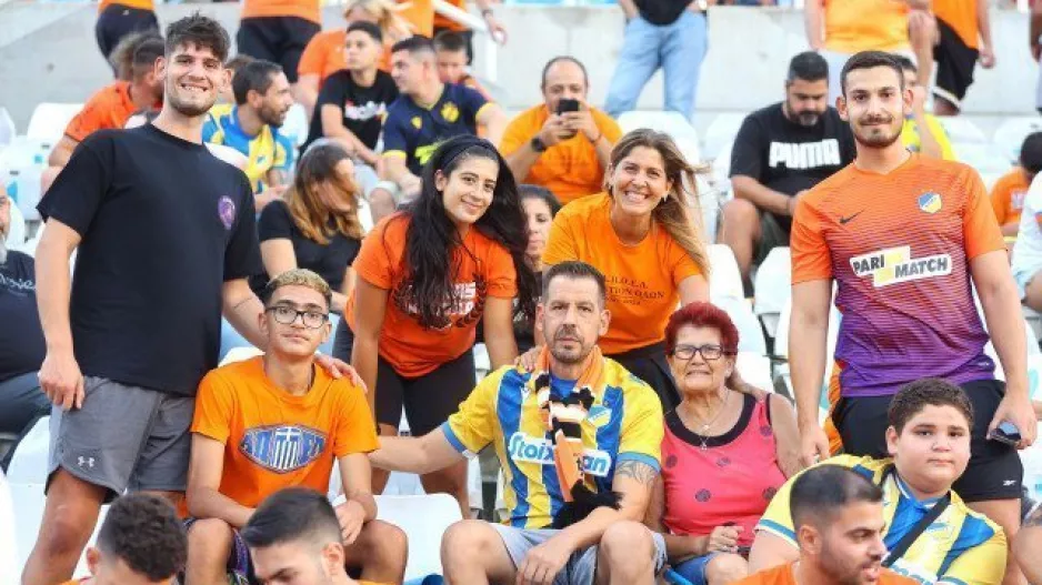 (Φωτορεπορτάζ) Οι ΑΠΟΕΛίστες στο ΓΣΠ
