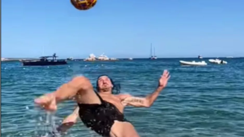 Μύκονος; This is Zlatan! 