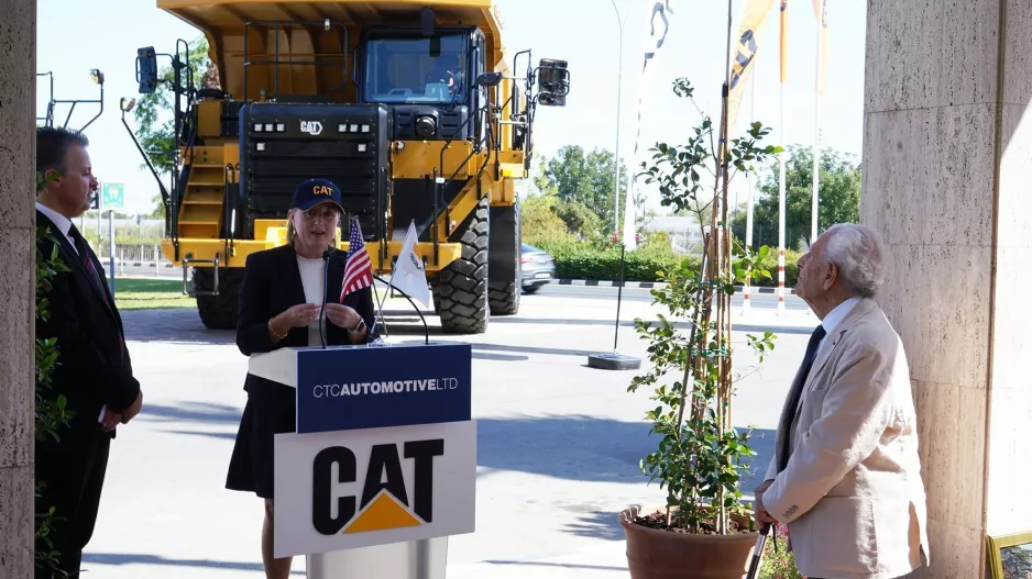 Δύο γιγαντιαία Caterpillar 775G στην Cyfield από την CTC Automotive Ltd