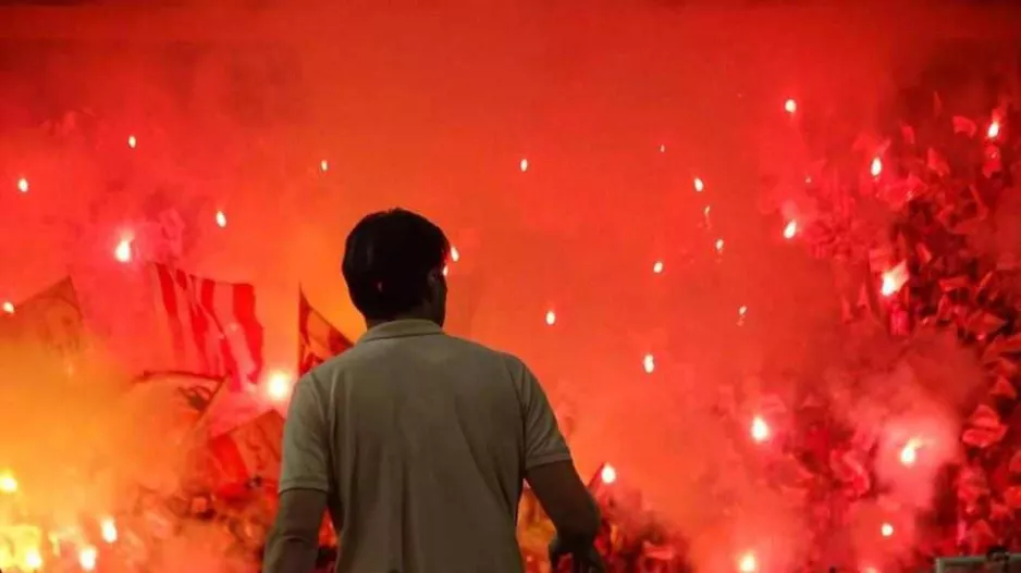 Φλεγόμενος... Ντόμπρα