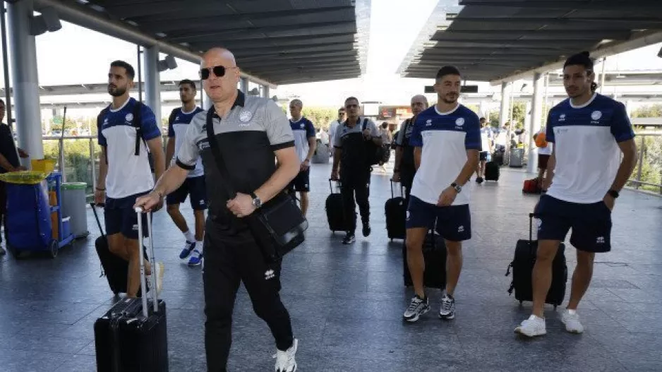 (ΦΩΤΟΣ) Στο αεροδρόμιο για Ισπανία η Εθνική μας