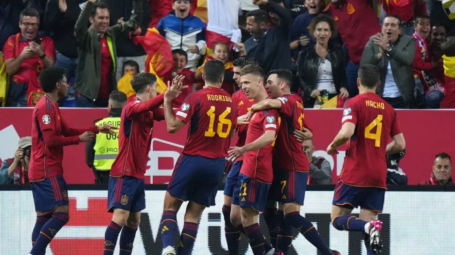Ισπανία εντός έδρας με 39-2!