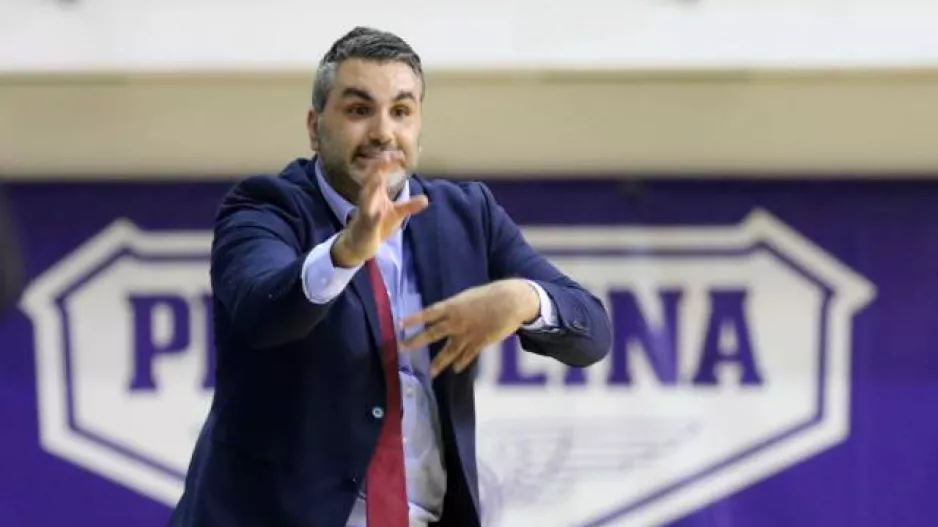 Συγχαίρει τον Χριστόφορο Λειβαδιώτη 