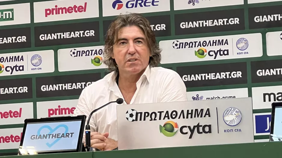 Σα Πίντο: "Έριχναν τις μπάλες στον αγωνιστικό χώρο, σταματούσαν τις επιθέσεις, έχασε τον έλεγχο ο διαιτητής"