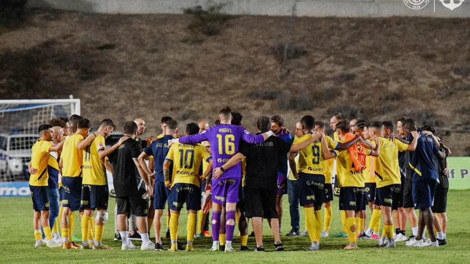«Το κεφάλι ψηλά…»