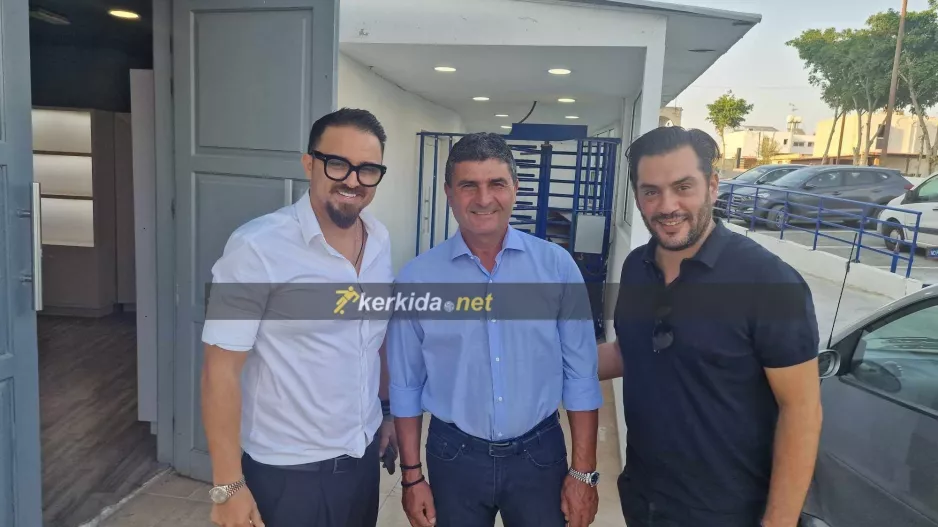 Ανορθωσιάτικα χαμόγελα... κορυφής