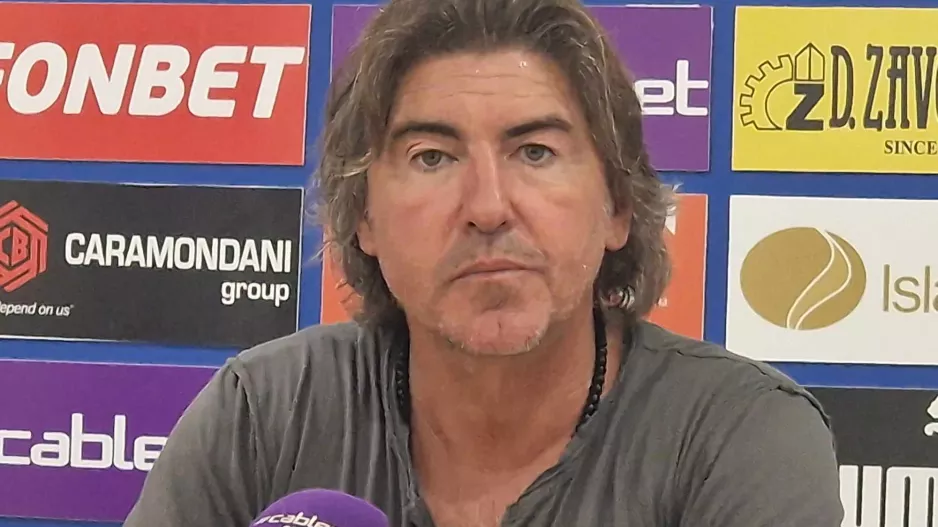 "Με προκαλούσαν εγώ δεν έκανα κάτι/Σαν γροθιά στο στομάχι η ισοφάριση της Ανόρθωσης"