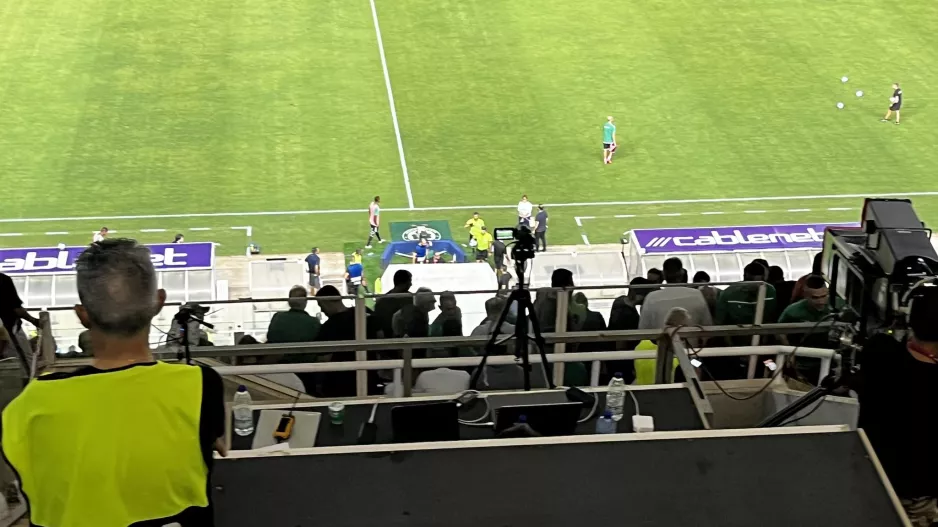 Αποδοκίμασαν τον ρεφ Simovic οι Ομονοιάτες 