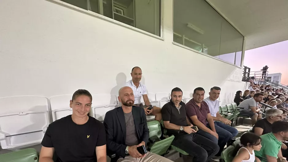 Μεγάλη παρέα με "Παπ"