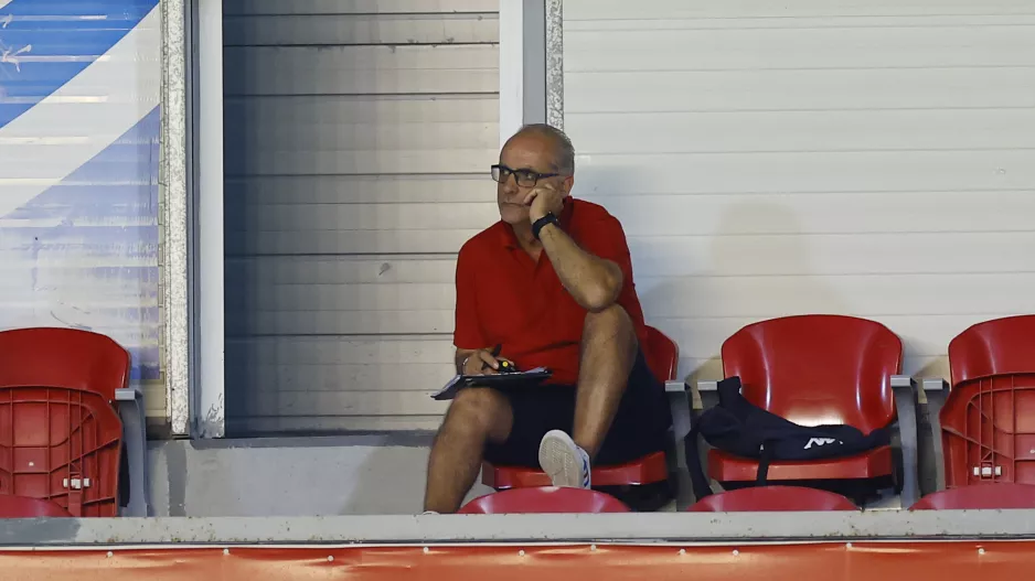 Το χάρηκε... στα επίσημα