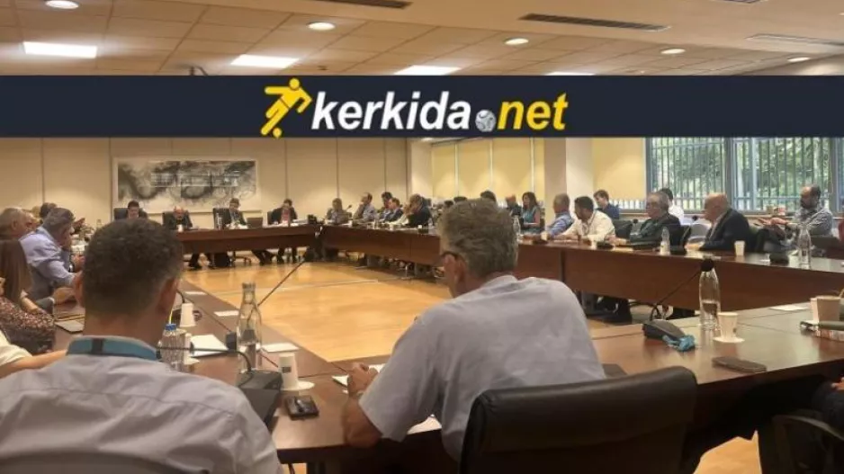 Βουλή/Κούμας