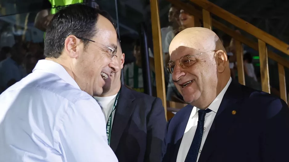 Παρακολουθεί το θέμα Κούμα