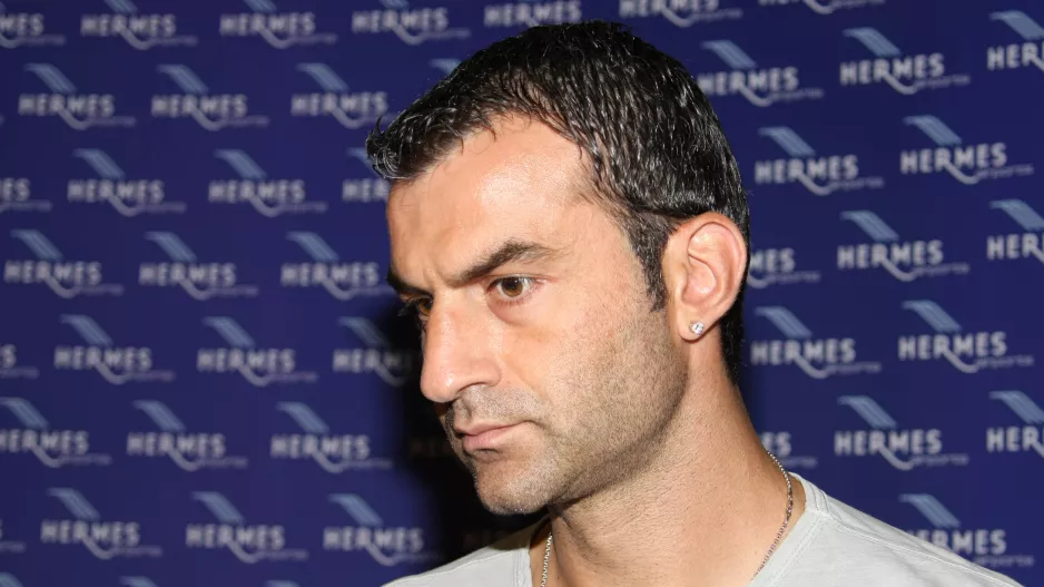 Ανόρθωση: "Ερχόμαστε έγκαιρα και χειροκροτούμε τον «Κολοσσό» μας"