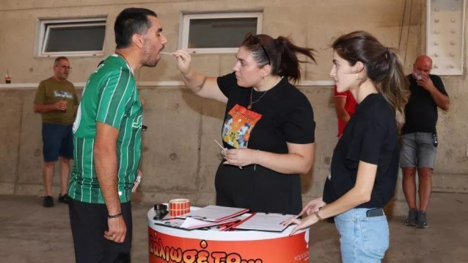 "Γίνε εθελοντής δότης μυαλού των οστών" (Φώτος)