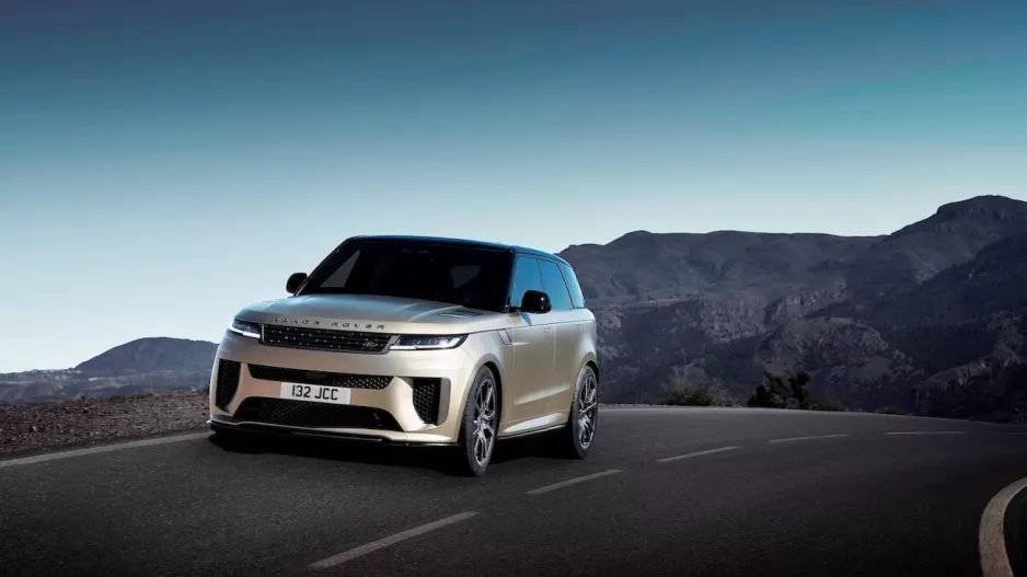 Το νέο Range Rover Sport SV αποτελεί την πιο ισχυρή έκδοση στην ιστορία του μοντέλου