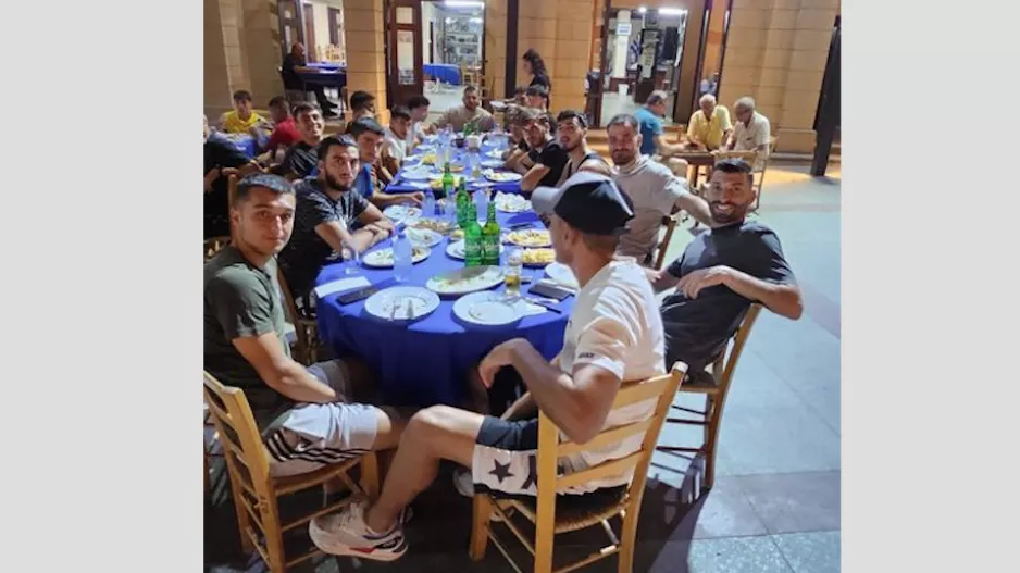Δείπνο στην Ομόνοια Αρ.