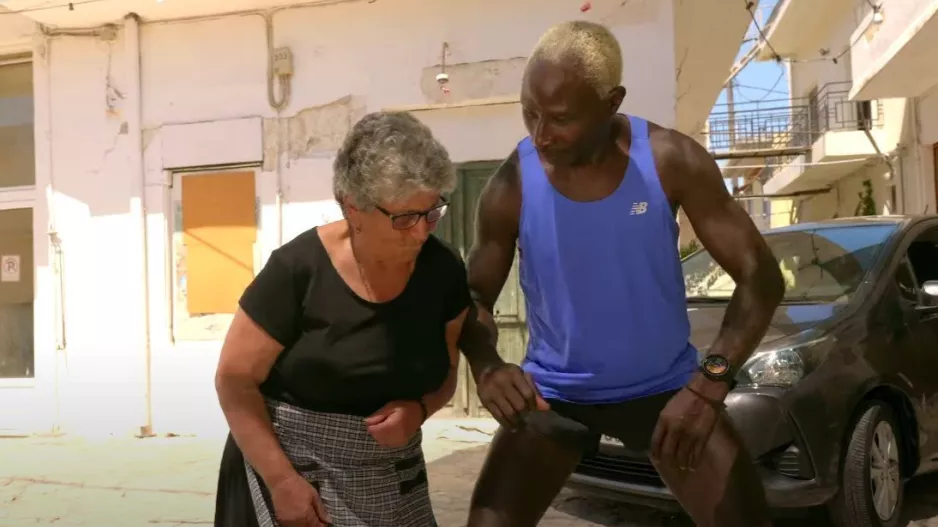 (Επικό βίντεο) Ο "μεθυσμένος" Ουγκουνσότο διαφημίζει τον ημιμαραθώνιο της Κρήτης!