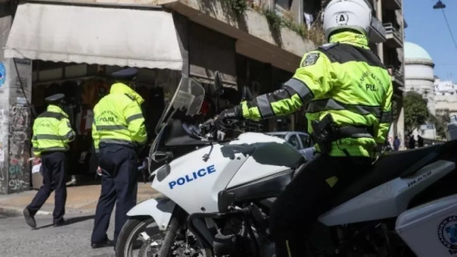 Αστυνομικός πυροβόλησε την πρώην σύζυγο του με καραμπίνα και στη συνέχεια αυτοκτόνησε
