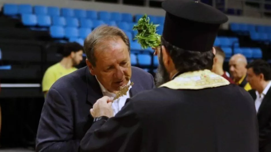 Με Μάκη Αγγελόπουλο ο αγιασμός της ΑΕΚ στα Άνω Λιόσια