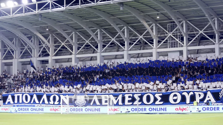 "Άσπρη φανέλα και κασκόλ, στηρίζουμε με κάθε τρόπο την ομάδα"
