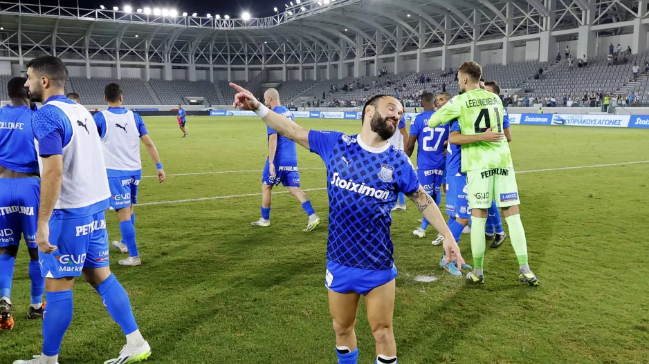 Μόνο ΤΡΙΑ, όλα πρώτο!