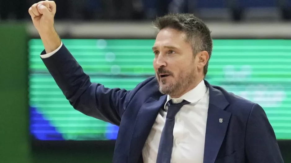 Ποτσέκο: "Ο Ντατόμε είναι θρύλος, δεν αξίζω να βρίσκομαι δίπλα του αυτή τη στιγμή"