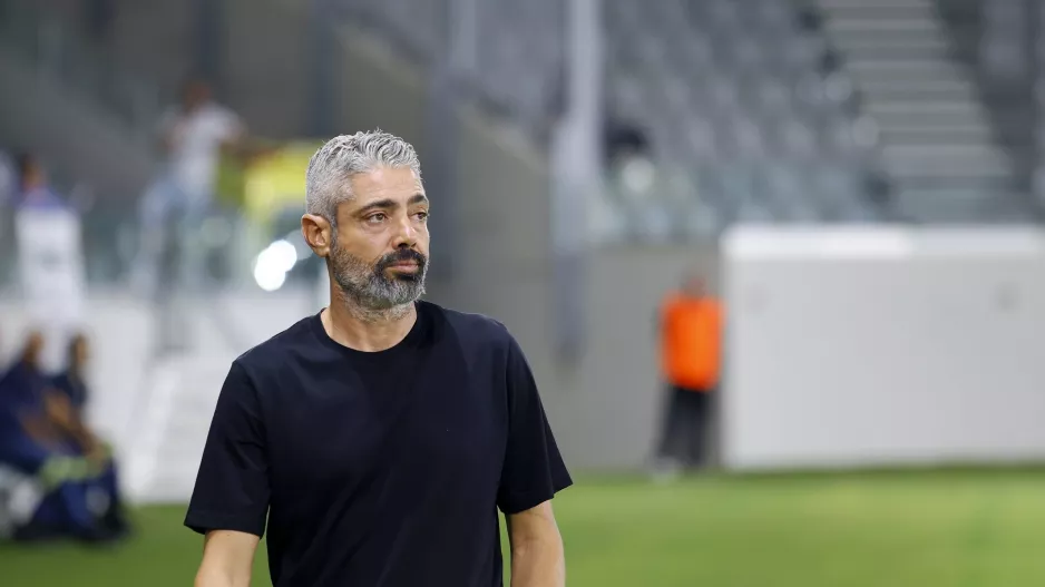 Κόντρα στην πρώην